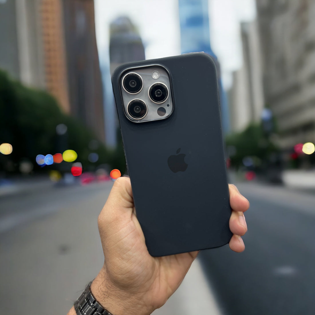 TITANIUM MAGSAFE SILICON CASE